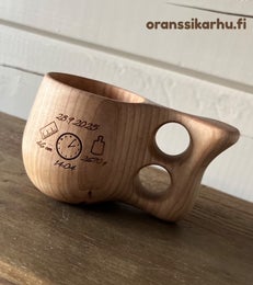 Oranssi Karhu SYNTYM&Auml;TAULU -kuksa